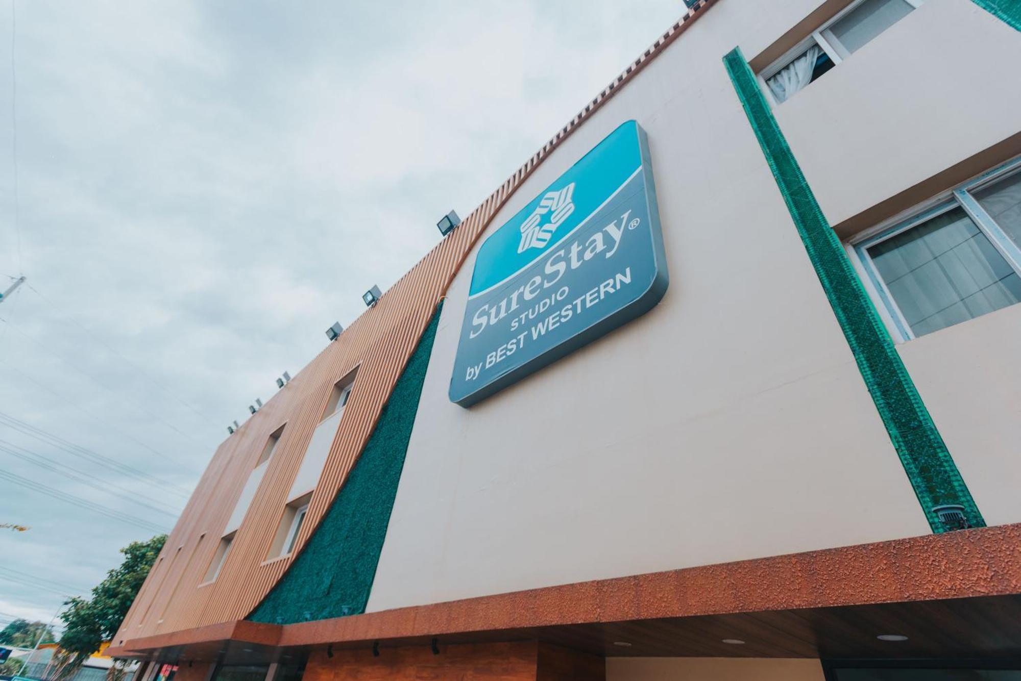 Surestay Studio By Best Western Clarkview Angeles City Esterno foto